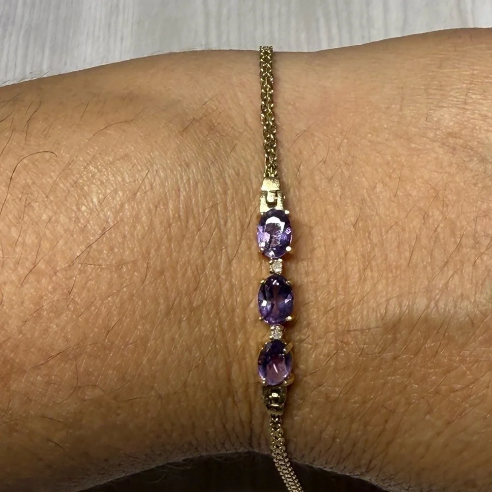 14k Yellow Gold With Beautiful Amethyst & Diamonds Bracelet.
